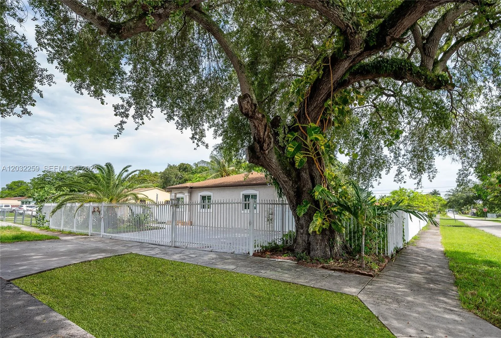 1507 NW 100th St, Miami FL 33147
