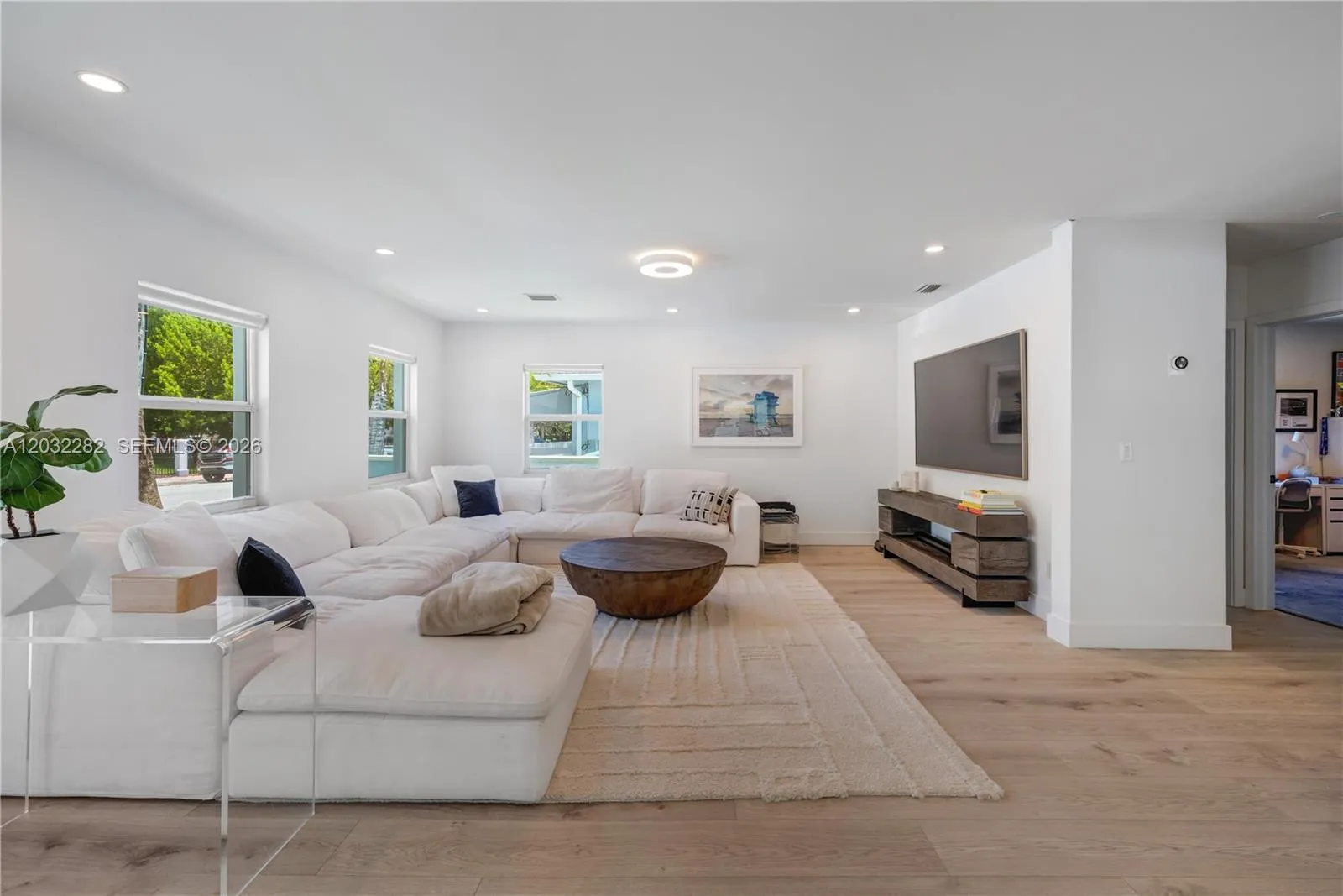 930 Stillwater Dr, Miami Beach FL 33141