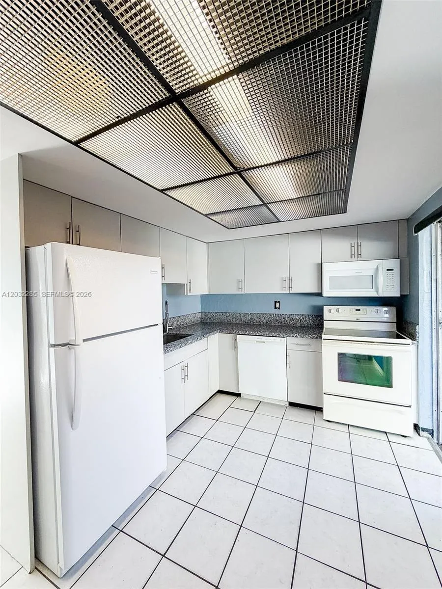 3721 SW 54th Ave # 0, West Park FL 33023