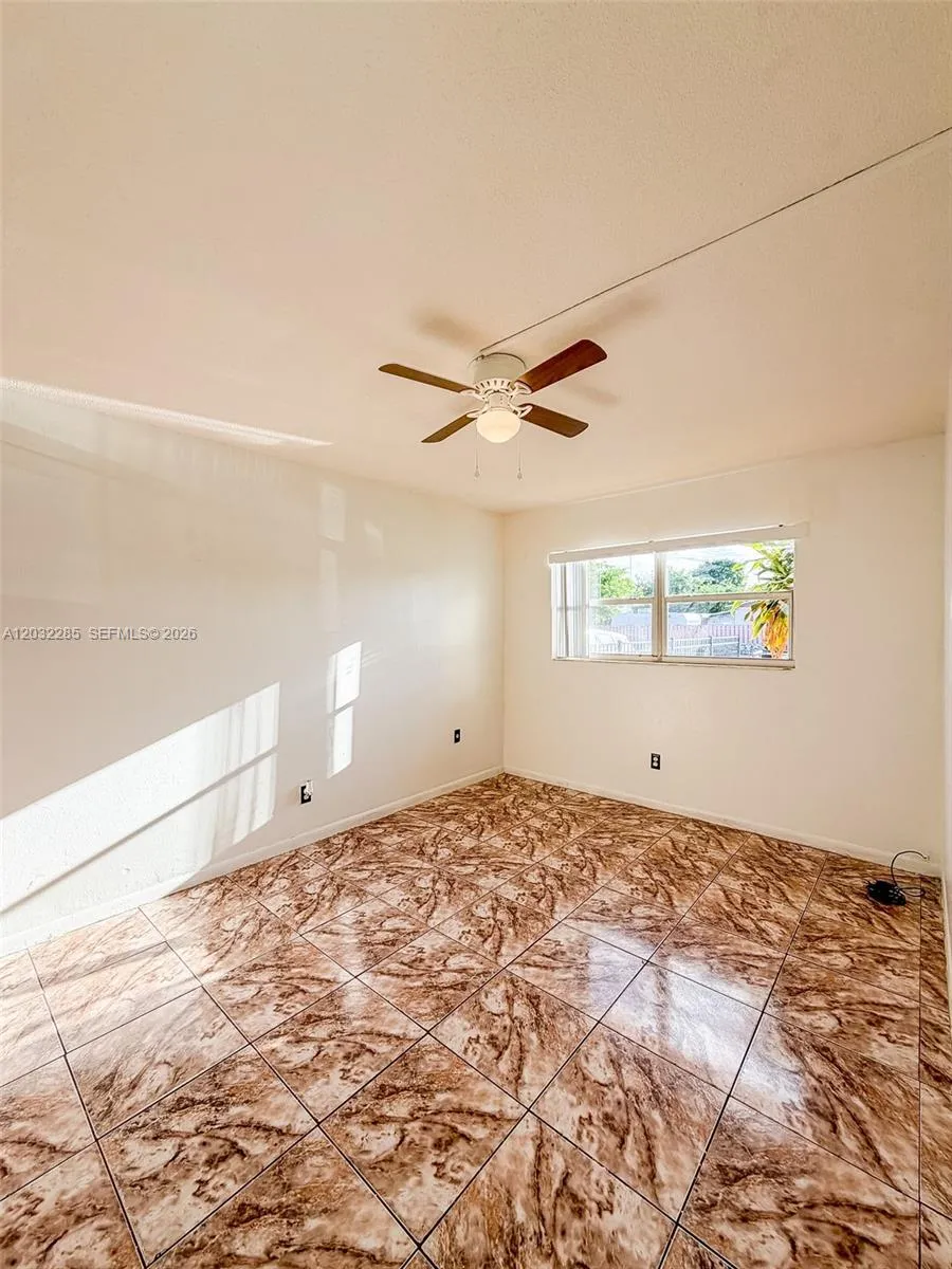 3721 SW 54th Ave # 0, West Park FL 33023