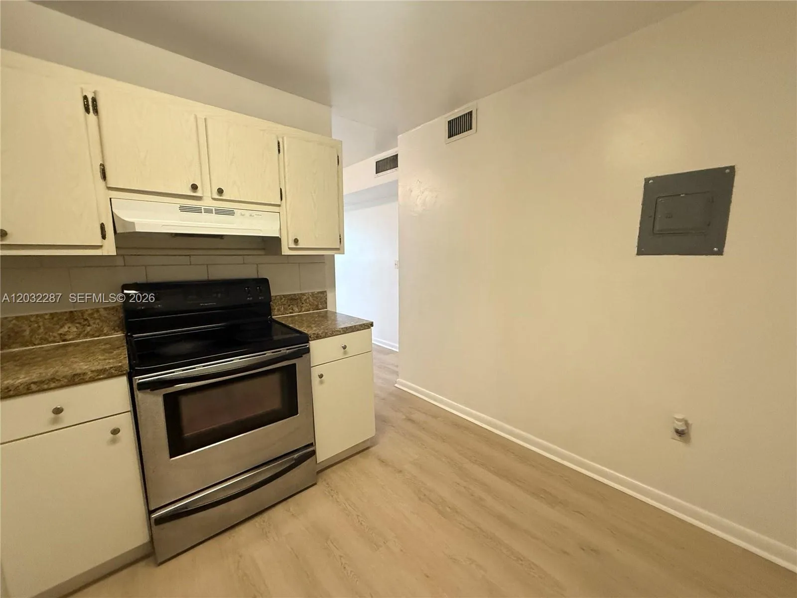 12215 W Dixie Hwy # 306, North Miami FL 33161