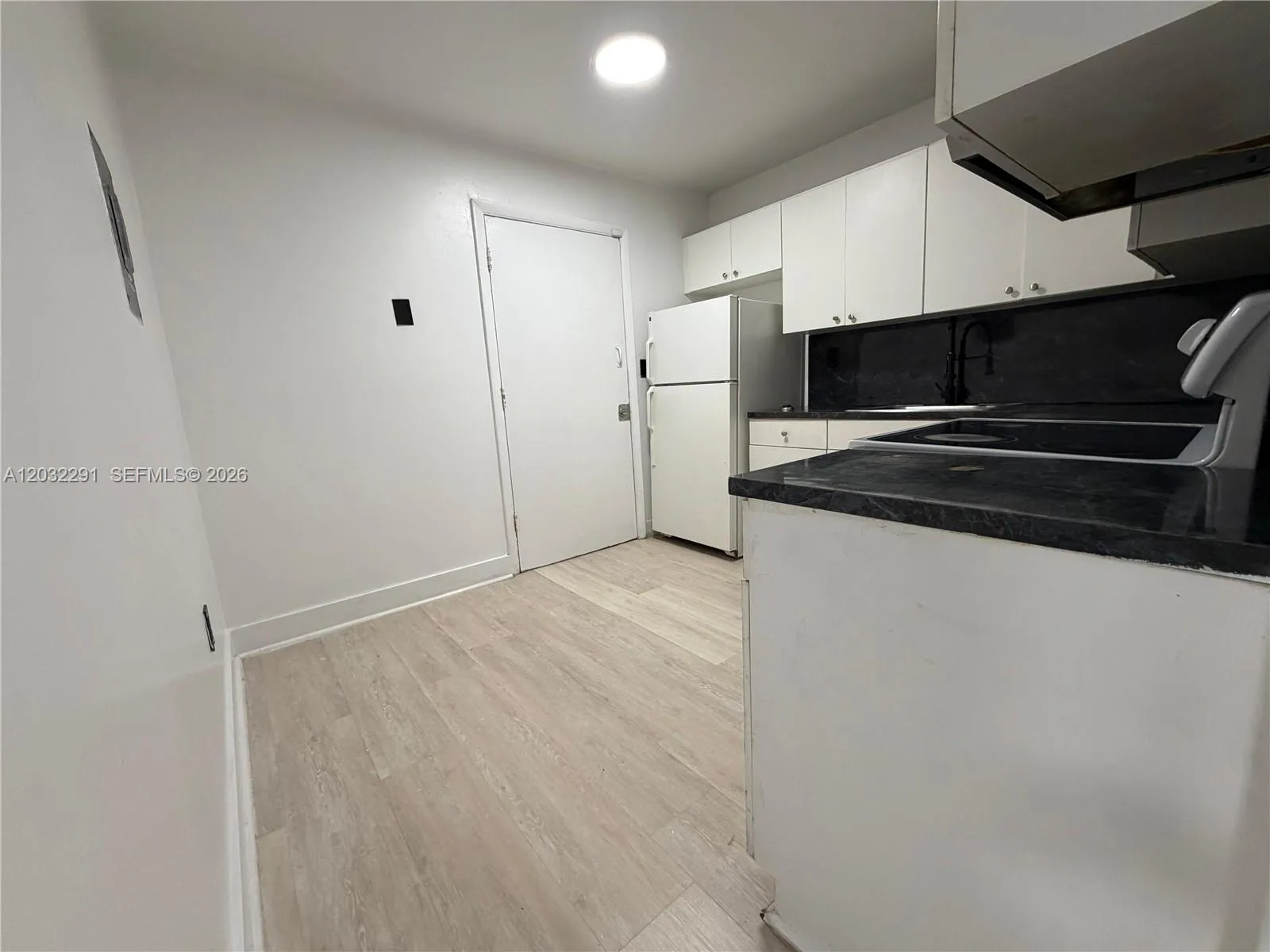 12215 W Dixie Hwy # 206, North Miami FL 33161