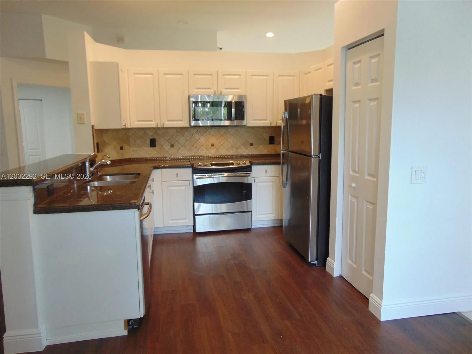 624 Vista Meadows Dr, Weston FL 33327