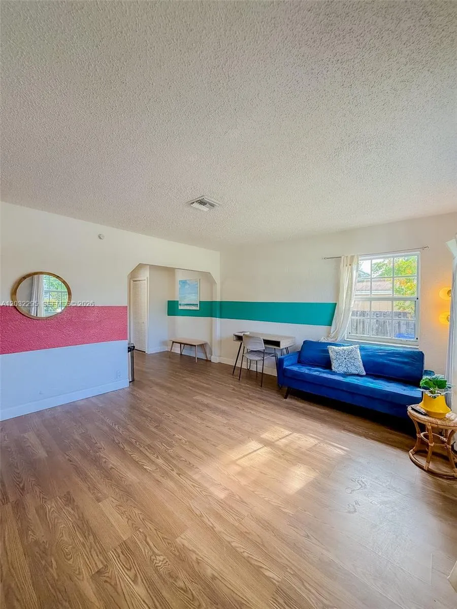 2740 Dewey St # 0, Hollywood FL 33020