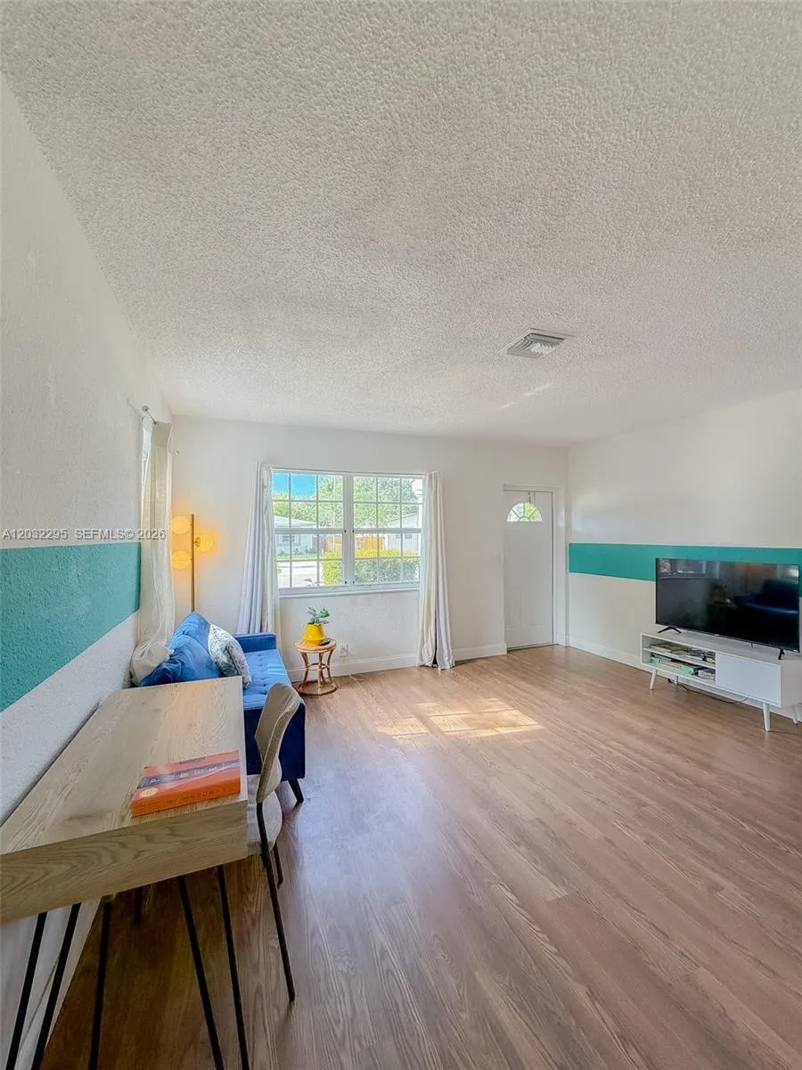 2740 Dewey St # 0, Hollywood FL 33020