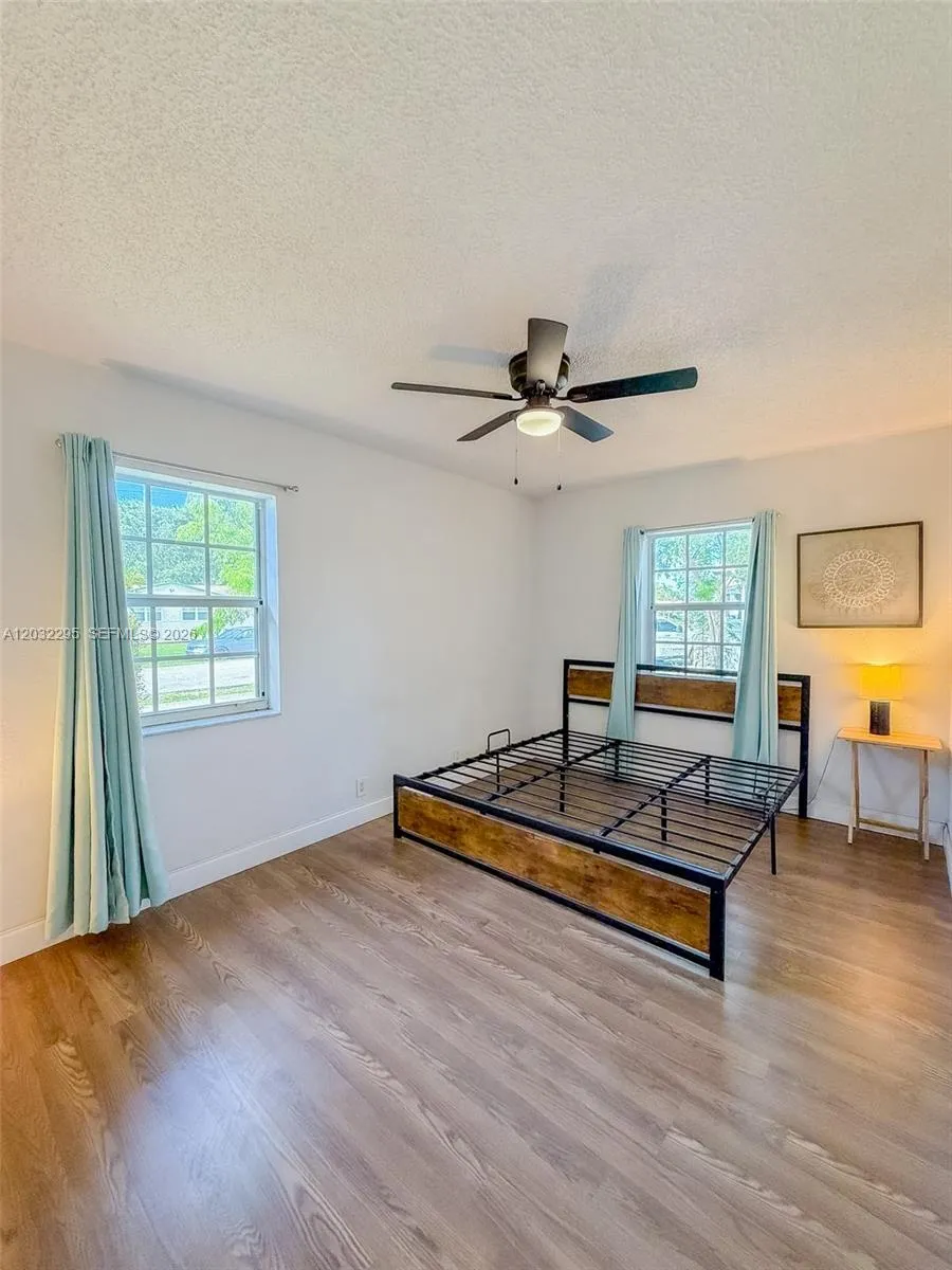 2740 Dewey St # 0, Hollywood FL 33020