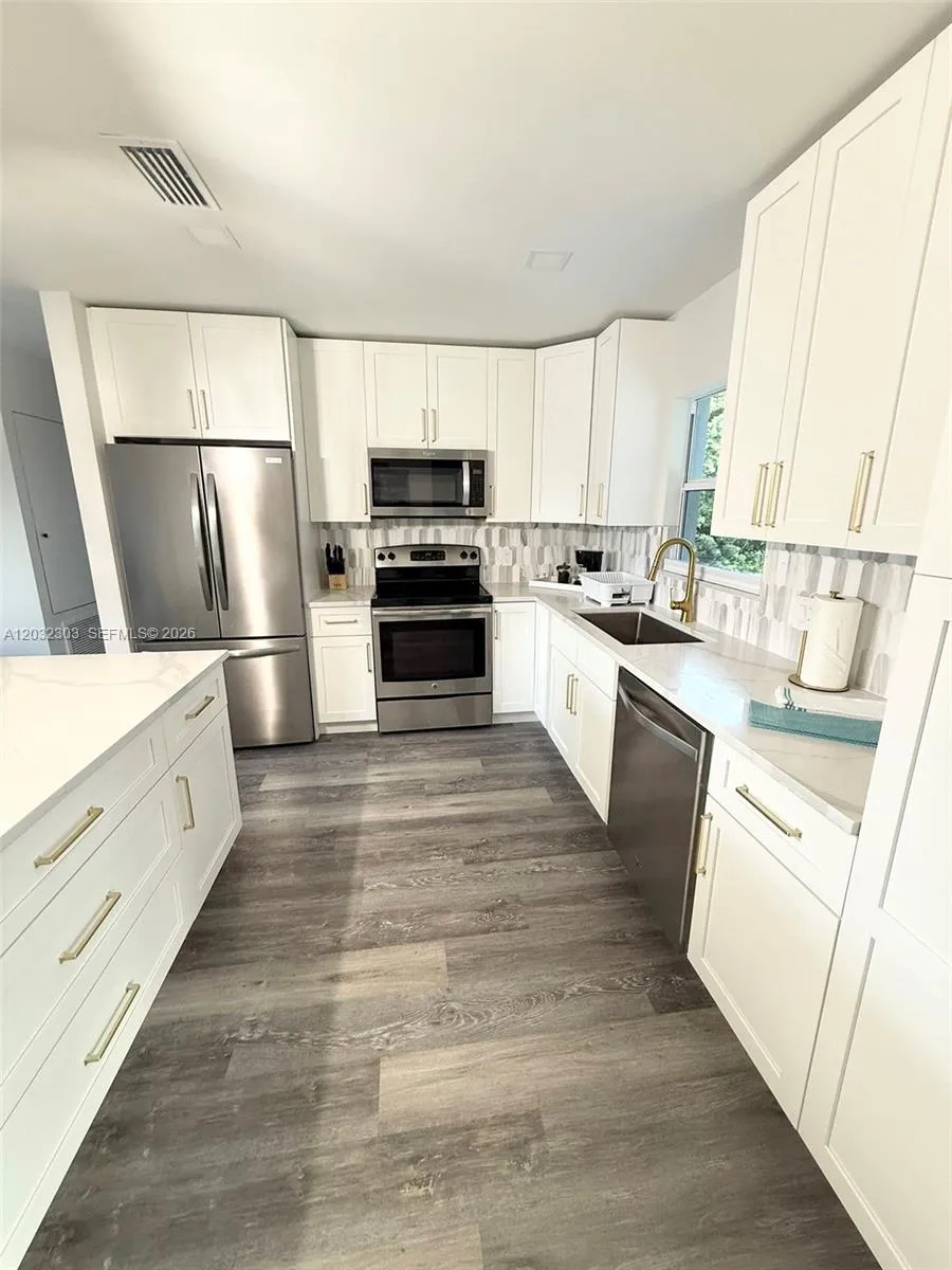 801 Broadhag Dr, Punta Gorda FL 33950