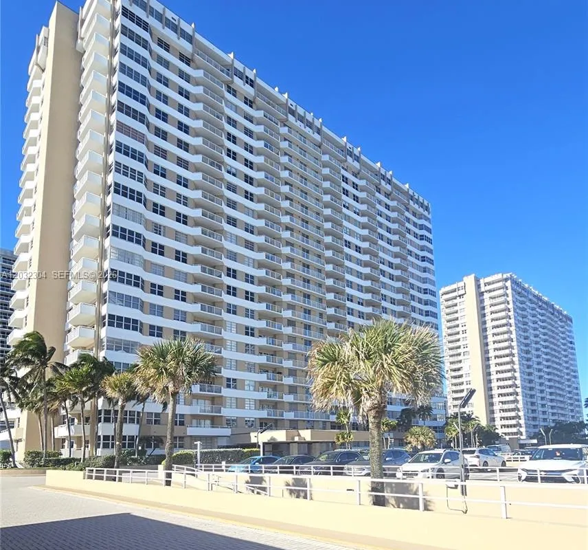 1950 S Ocean Dr # 3D, Hallandale Beach FL 33009