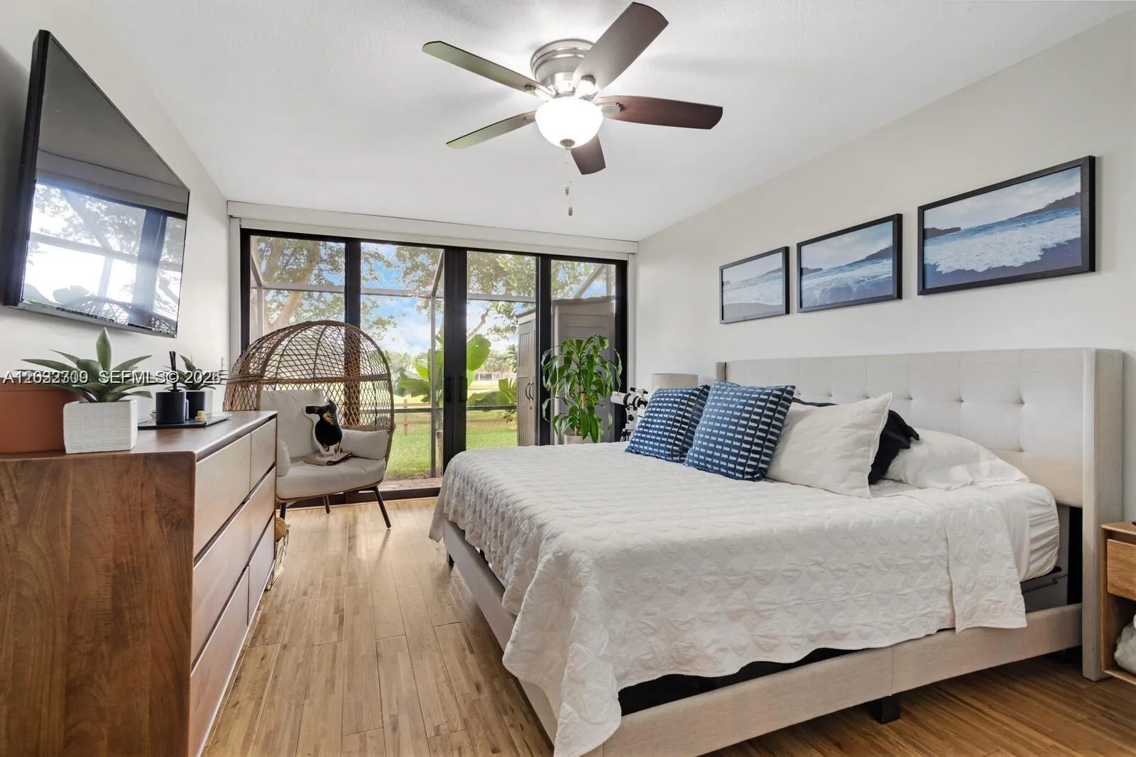 1411 W Fairway Rd, Pembroke Pines FL 33026