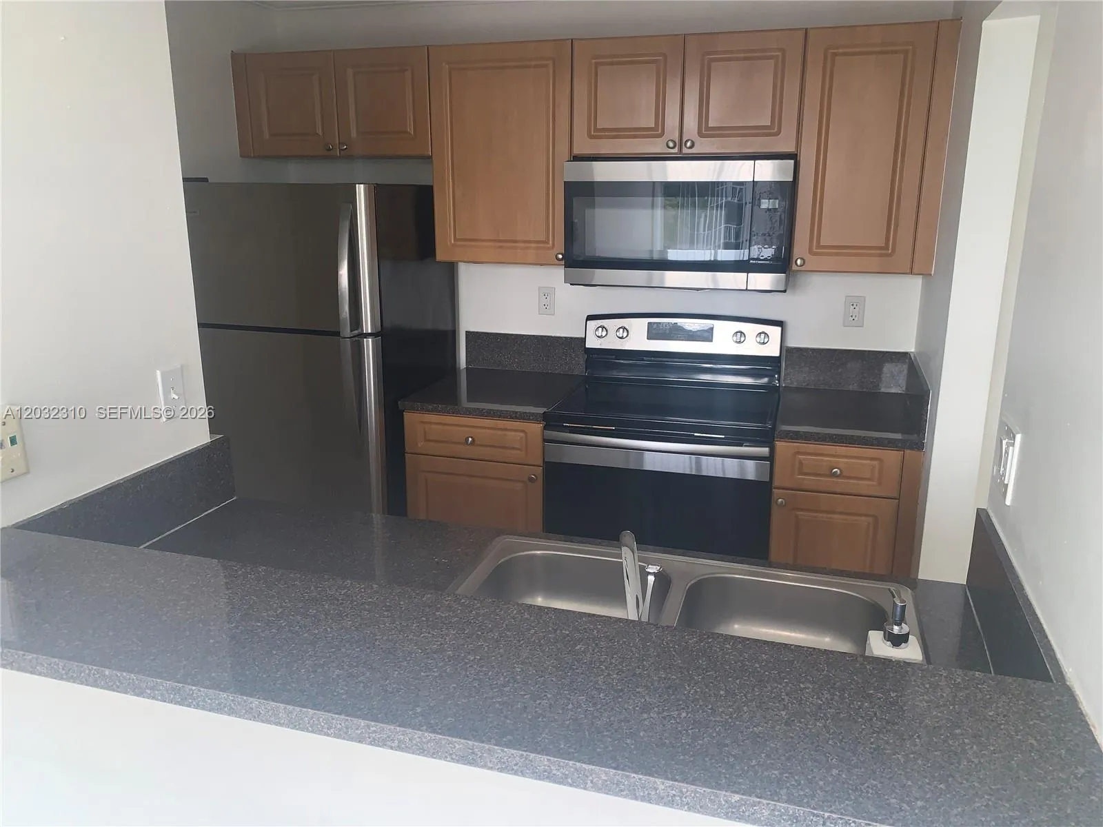 7125 NW 186th St # B501, Hialeah FL 33015