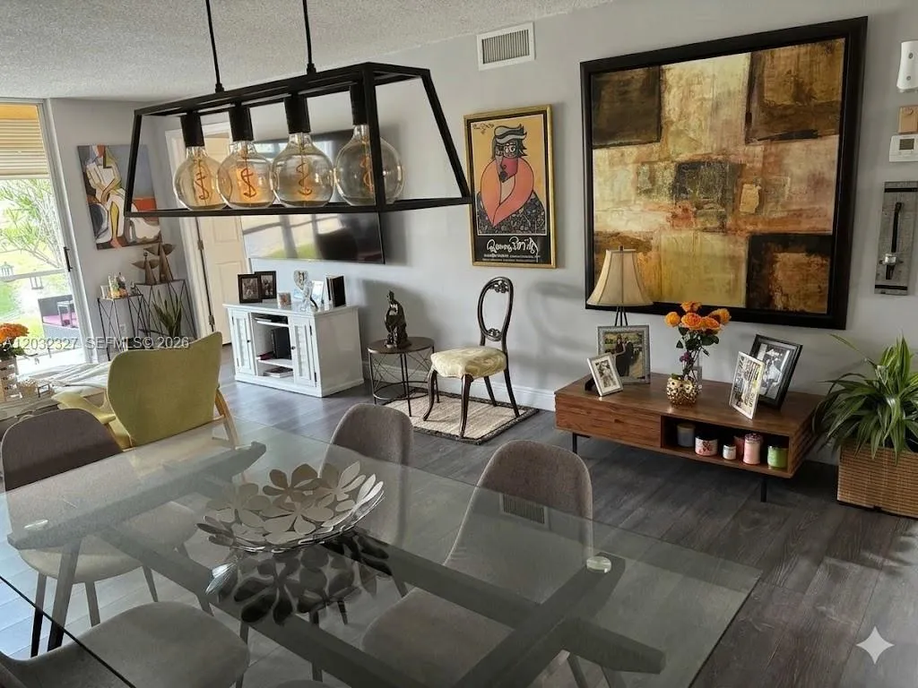 9241 Sunrise Lakes Blvd # 109, Sunrise FL 33322