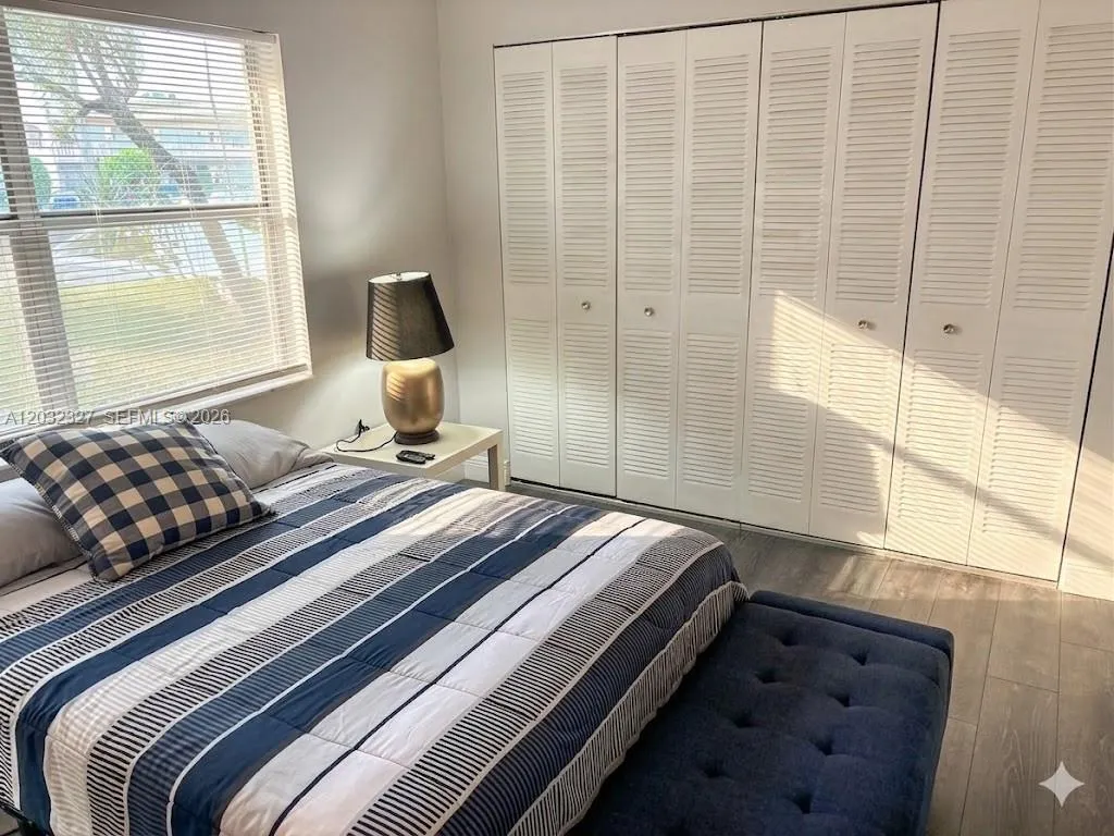9241 Sunrise Lakes Blvd # 109, Sunrise FL 33322