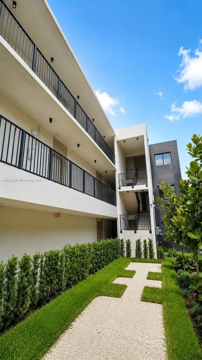 8106 NE 1st Ave # 3, Miami FL 33138