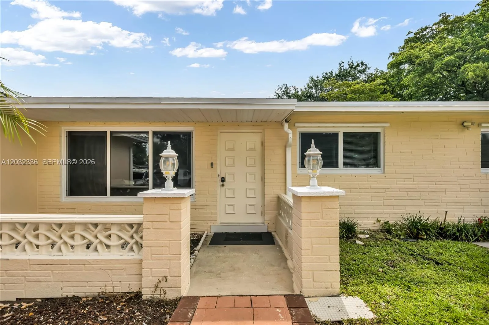 1701 NW 106th Ave, Pembroke Pines FL 33026