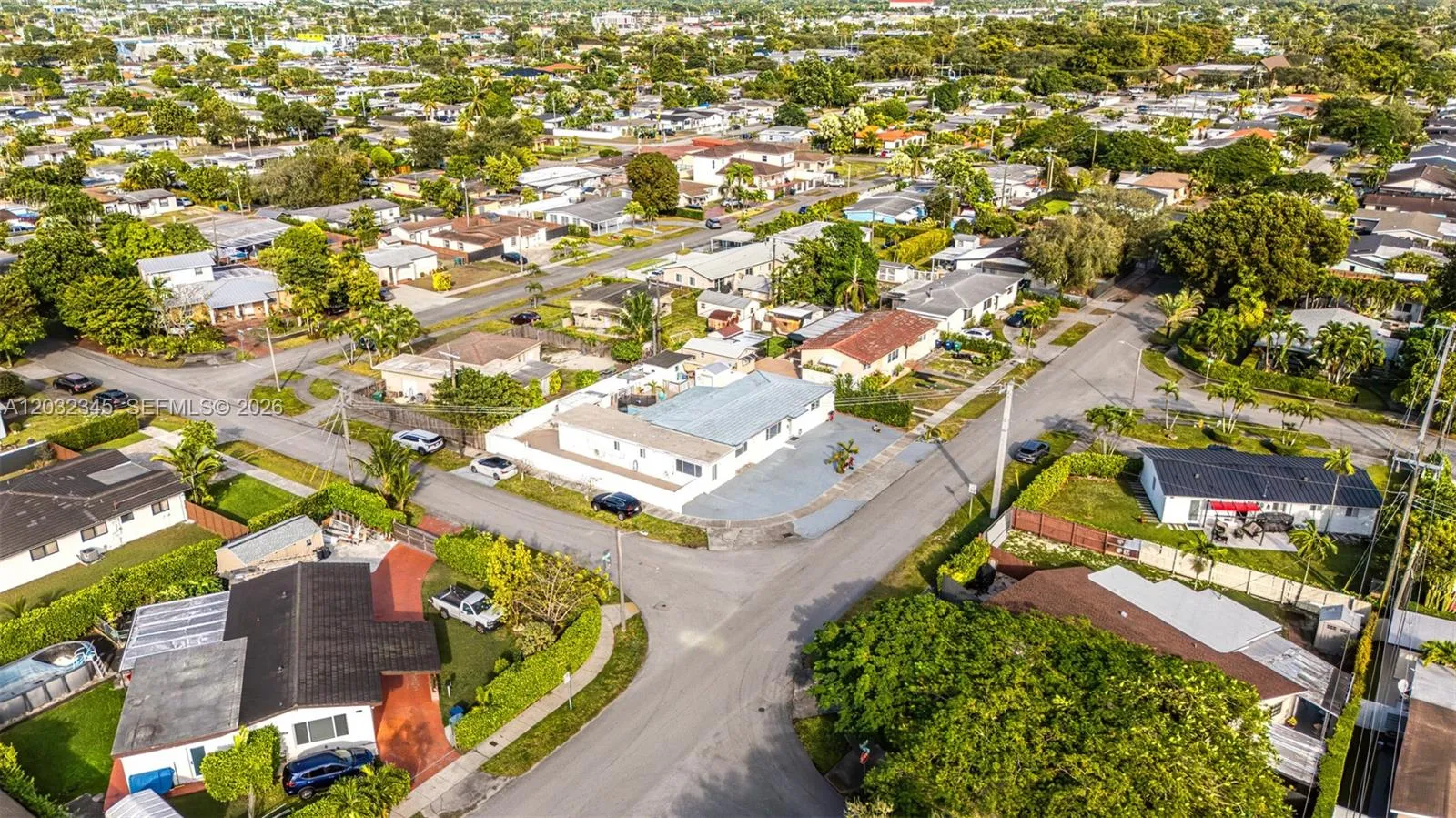 9365 SW 44th St, Miami FL 33165