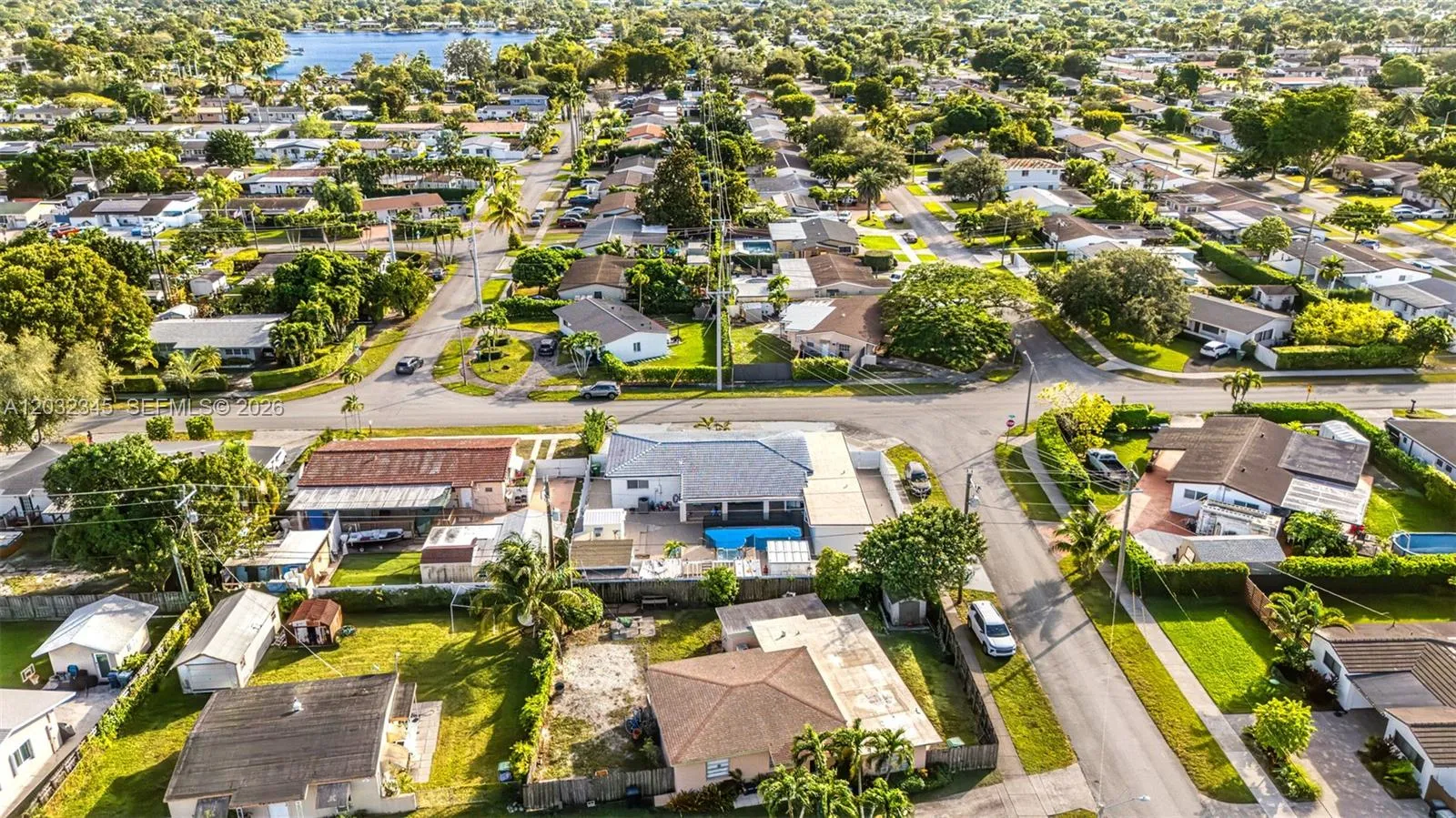 9365 SW 44th St, Miami FL 33165