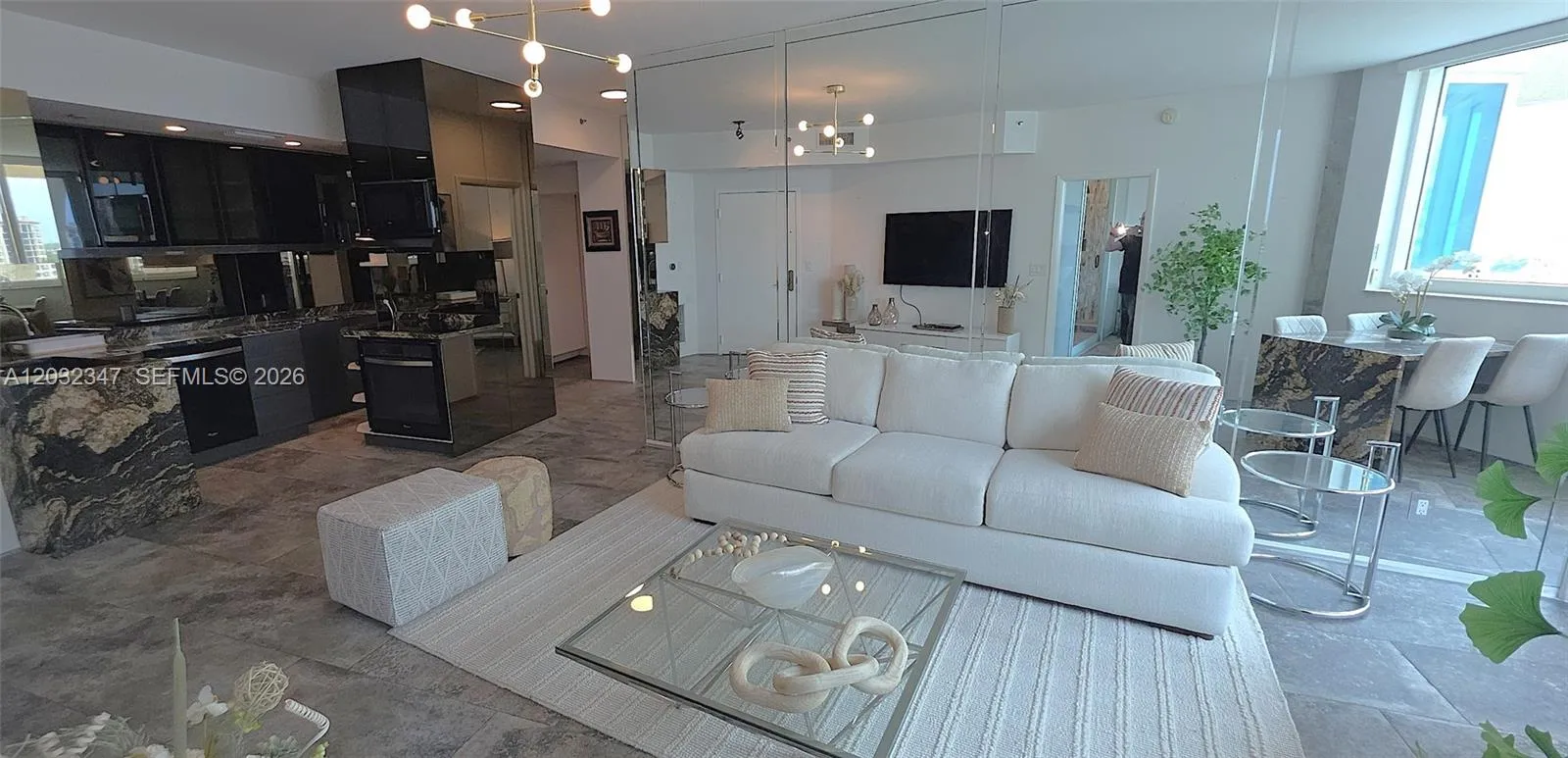 300 S Pointe Dr # 908, Miami Beach FL 33139