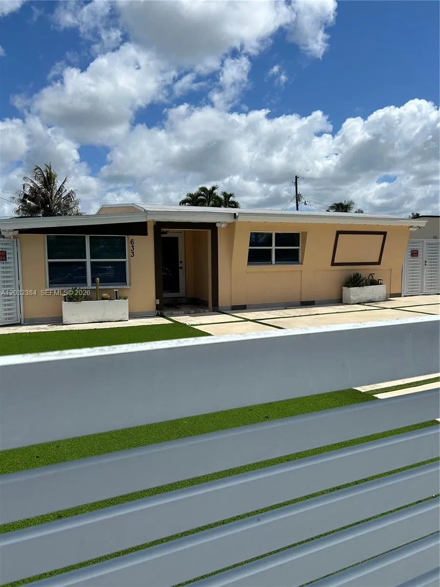 633 E 22nd St, Hialeah FL 33013