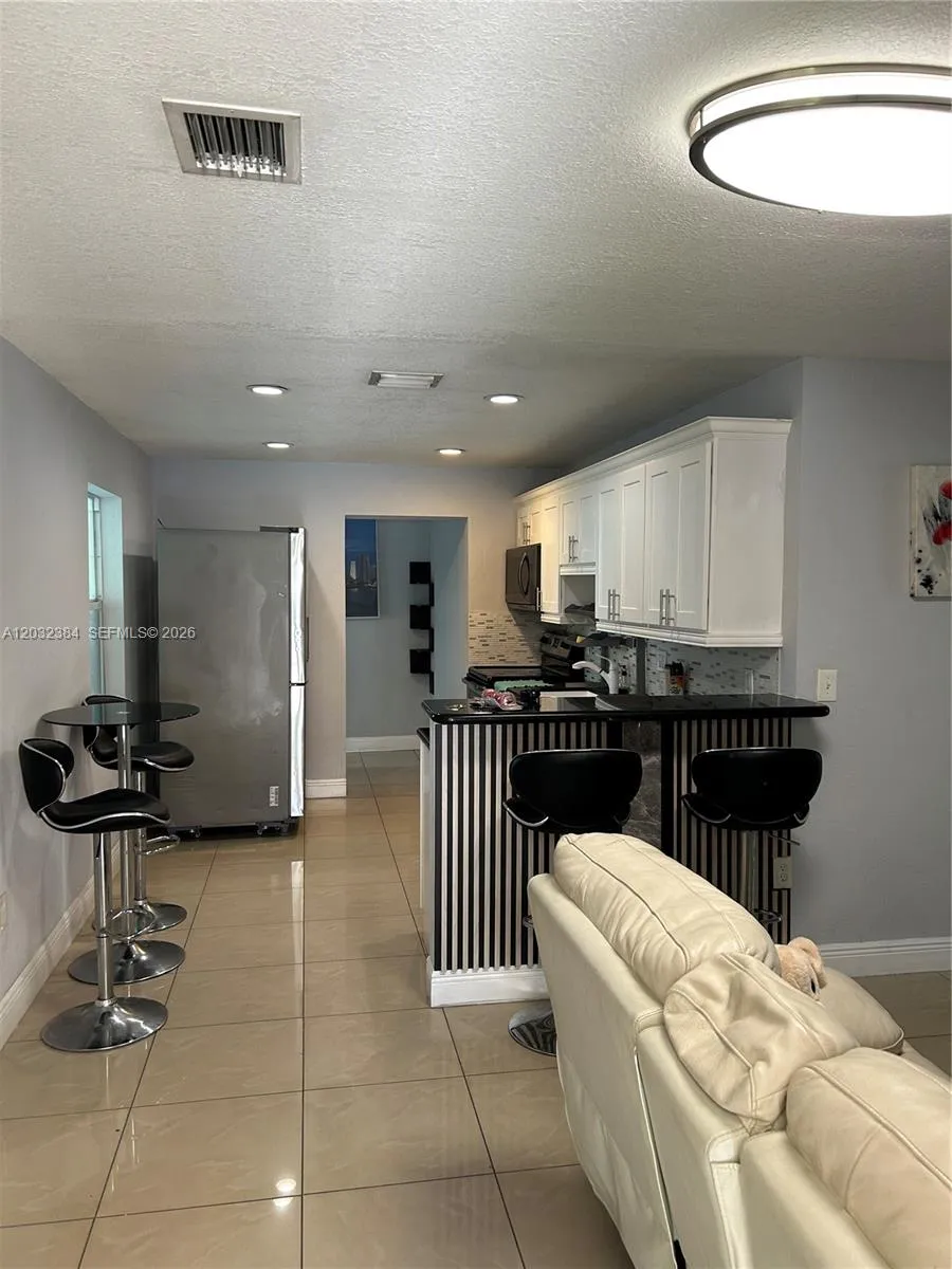 633 E 22nd St, Hialeah FL 33013