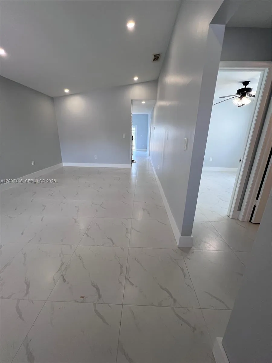 2834 W 75th Ter, Hialeah FL 33018