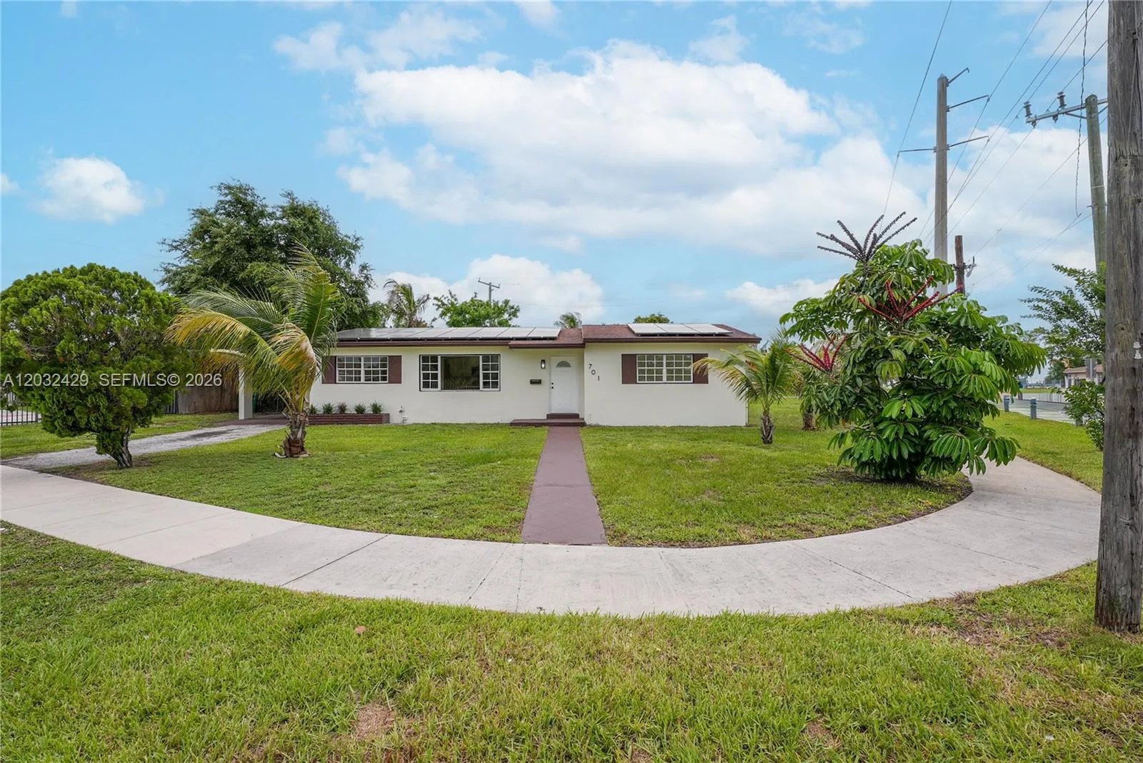 701 NW 176th Ter, Miami Gardens FL 33169