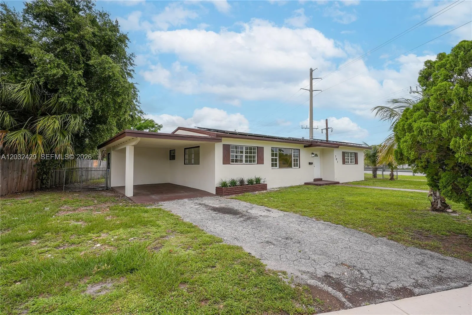 701 NW 176th Ter, Miami Gardens FL 33169