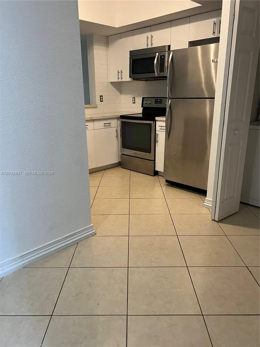 715 SW 148th Ave # 611, Sunrise FL 33325