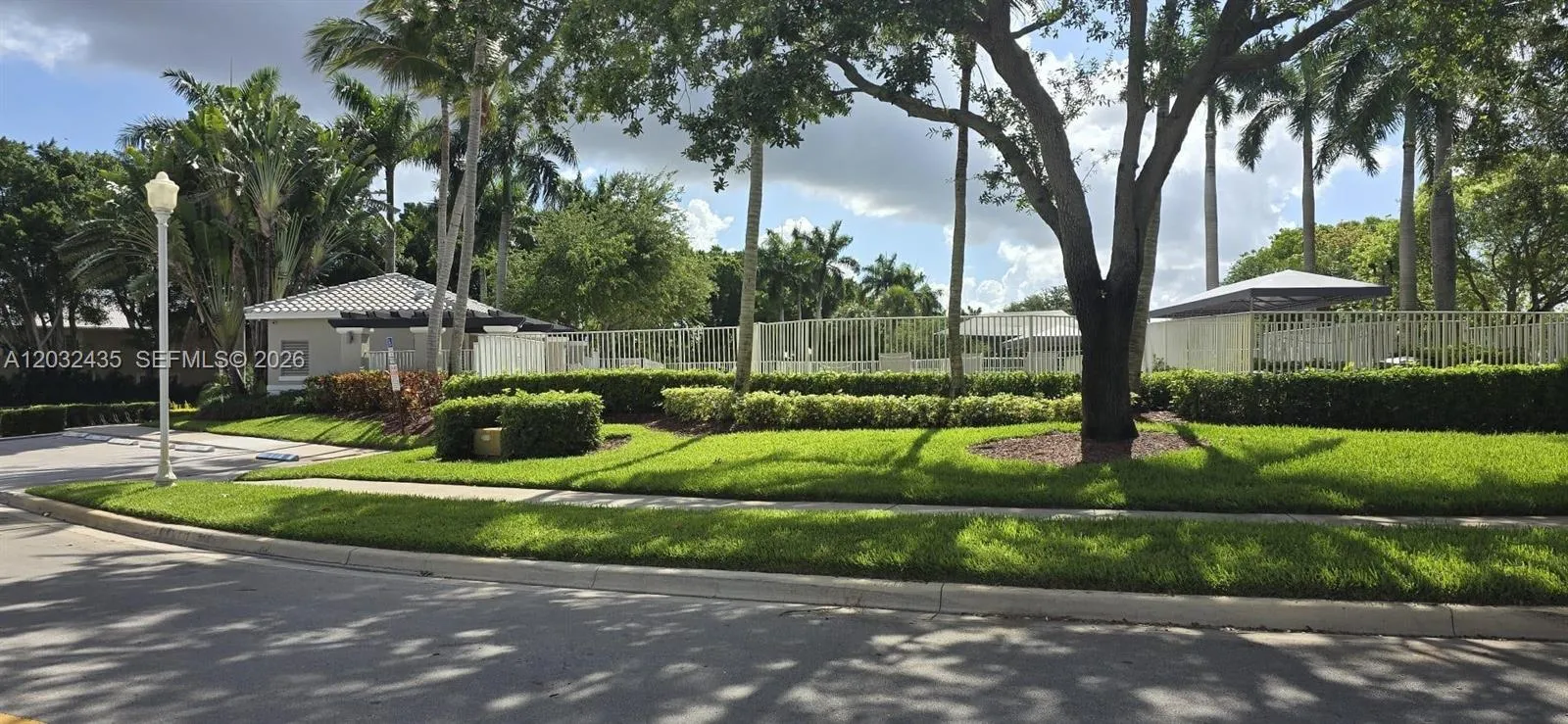 1643 Palermo Dr, Weston FL 33327