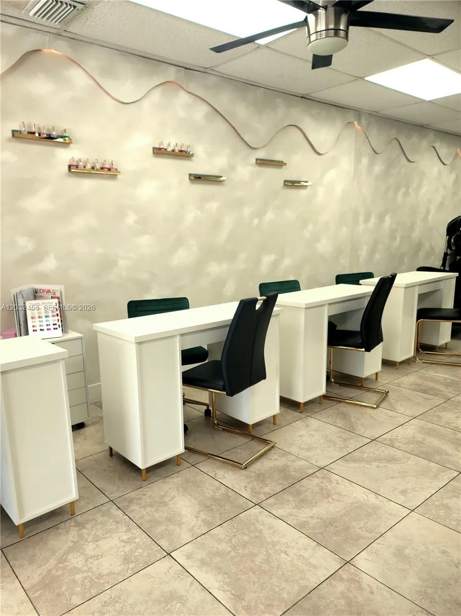 4237 Hollywood Blvd, Hollywood FL 33021