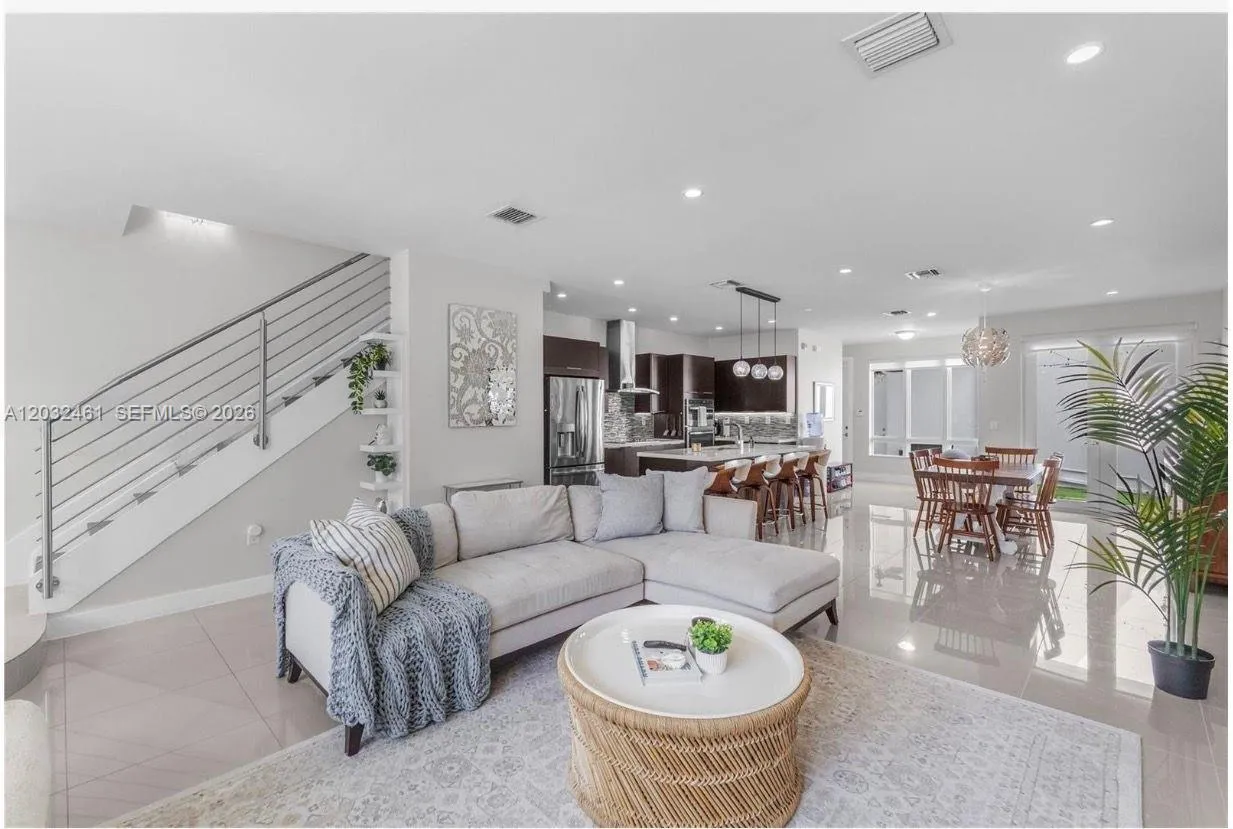 6440 NW 103rd Psge # 6440, Doral FL 33178