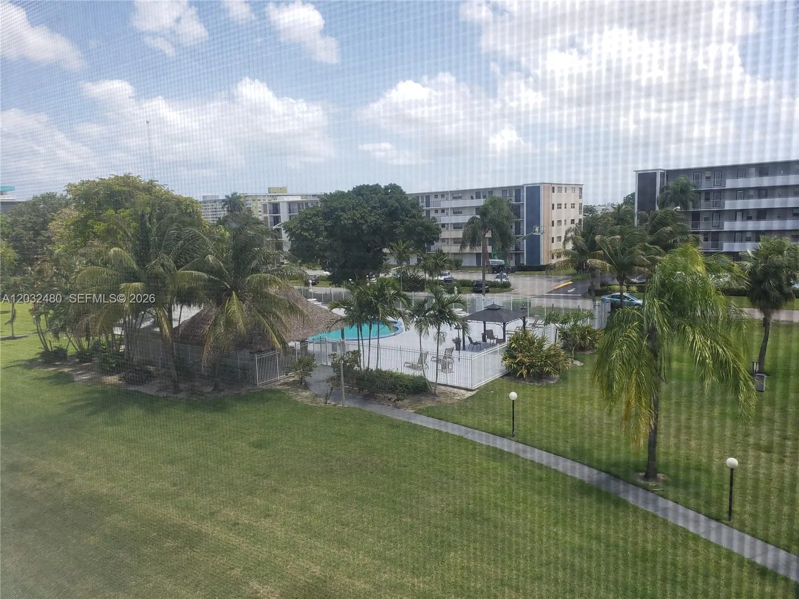 4700 Washington St # 404, Hollywood FL 33021