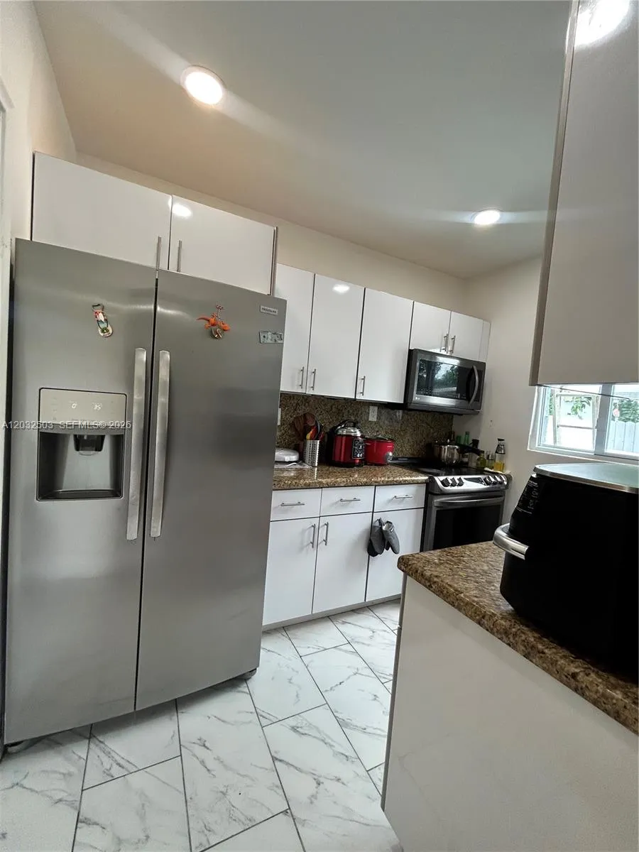 2370 NW 153rd St, Miami Gardens FL 33054