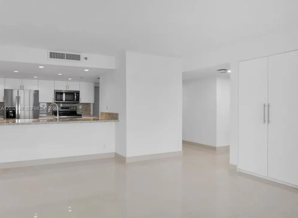 1717 N Bayshore Dr # 1533, Miami FL 33132