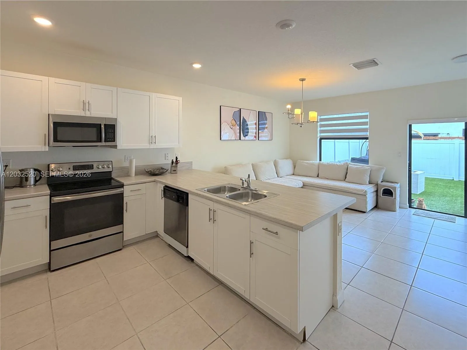 10606 W 32nd Ln, Hialeah FL 33018