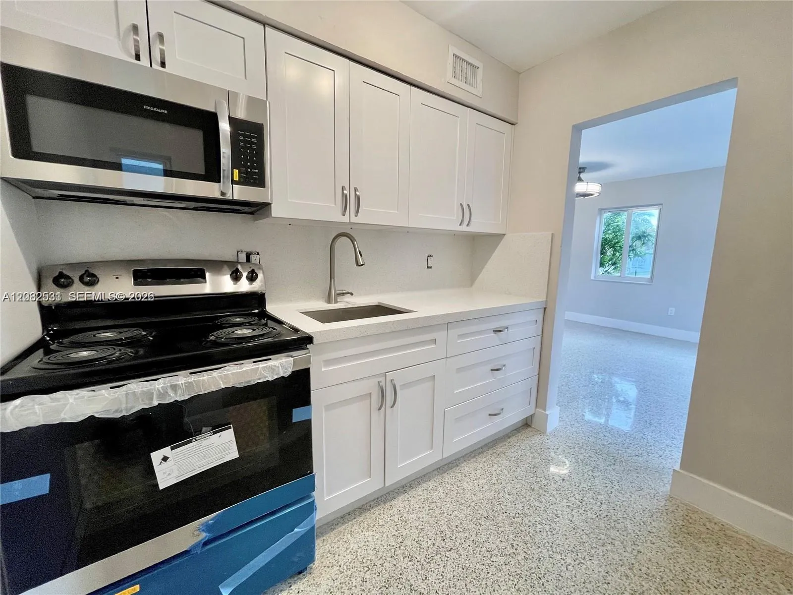 174 E 5th St # 1, Hialeah FL 33010