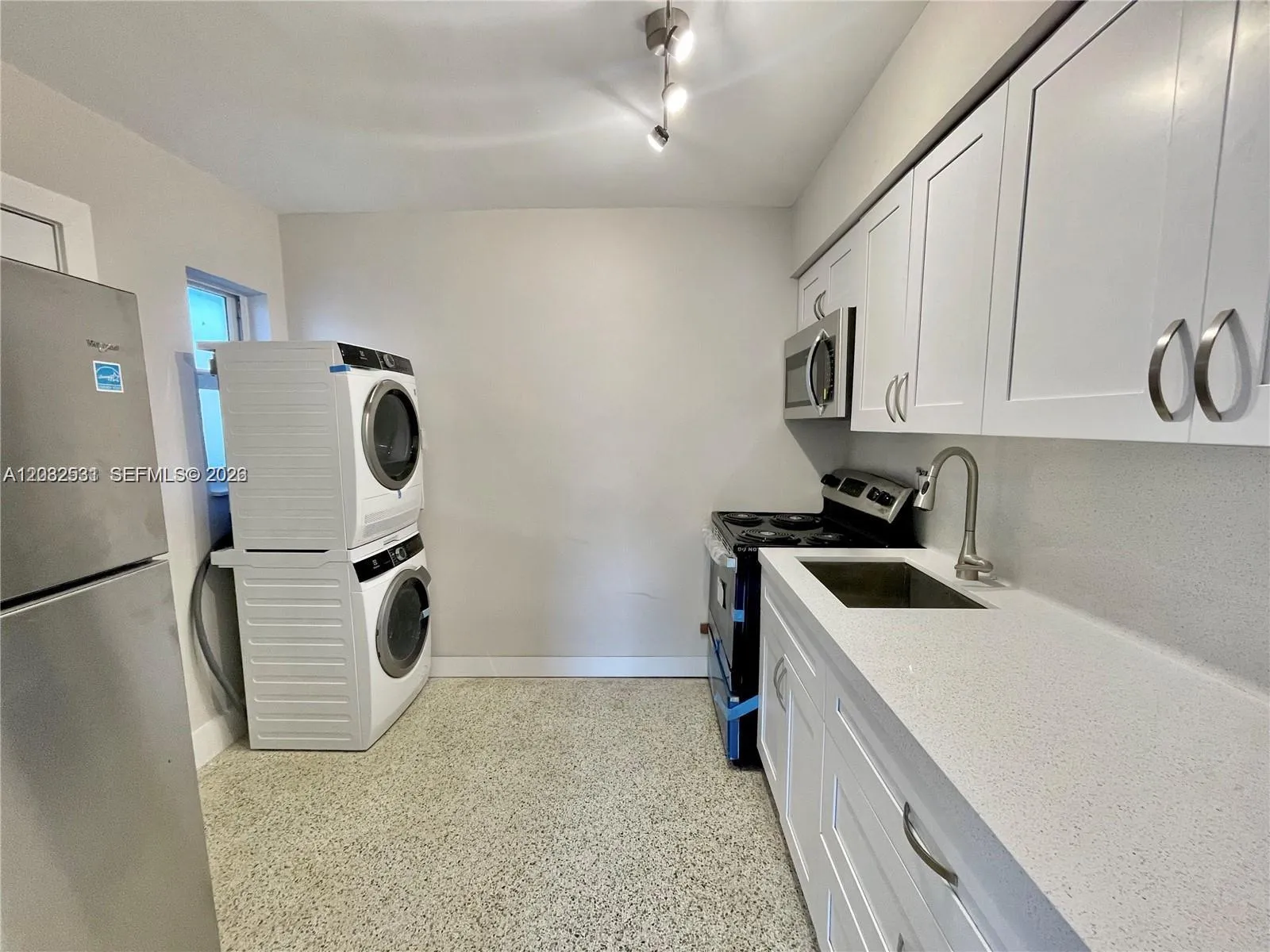 174 E 5th St # 1, Hialeah FL 33010