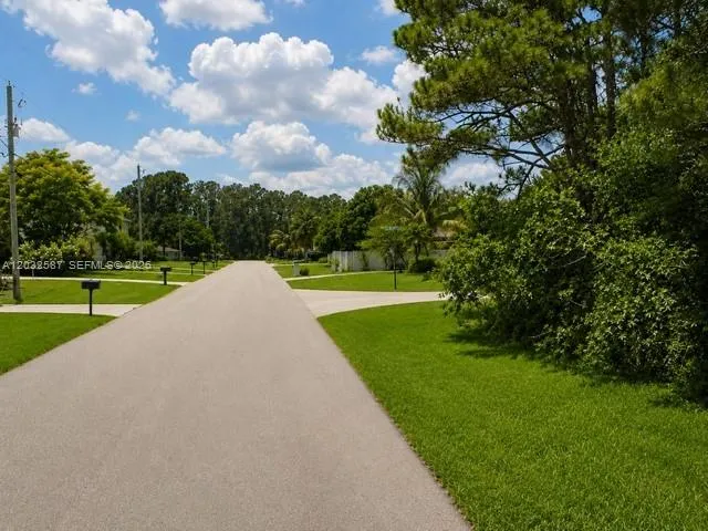 1585 SW Mullinax Ave, Port St. Lucie FL 34953