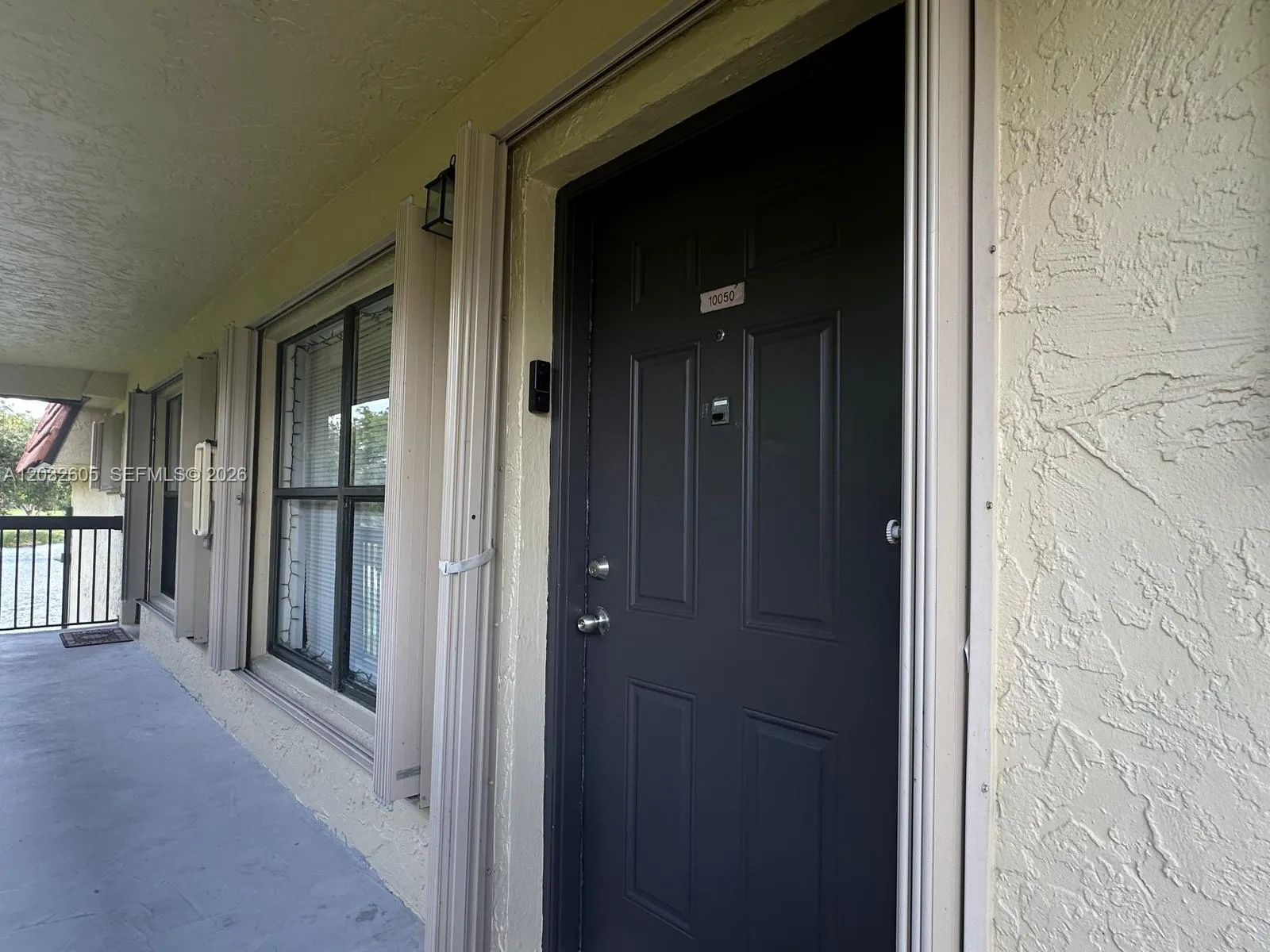 10050 NW 6th St # 202, Pembroke Pines FL 33024