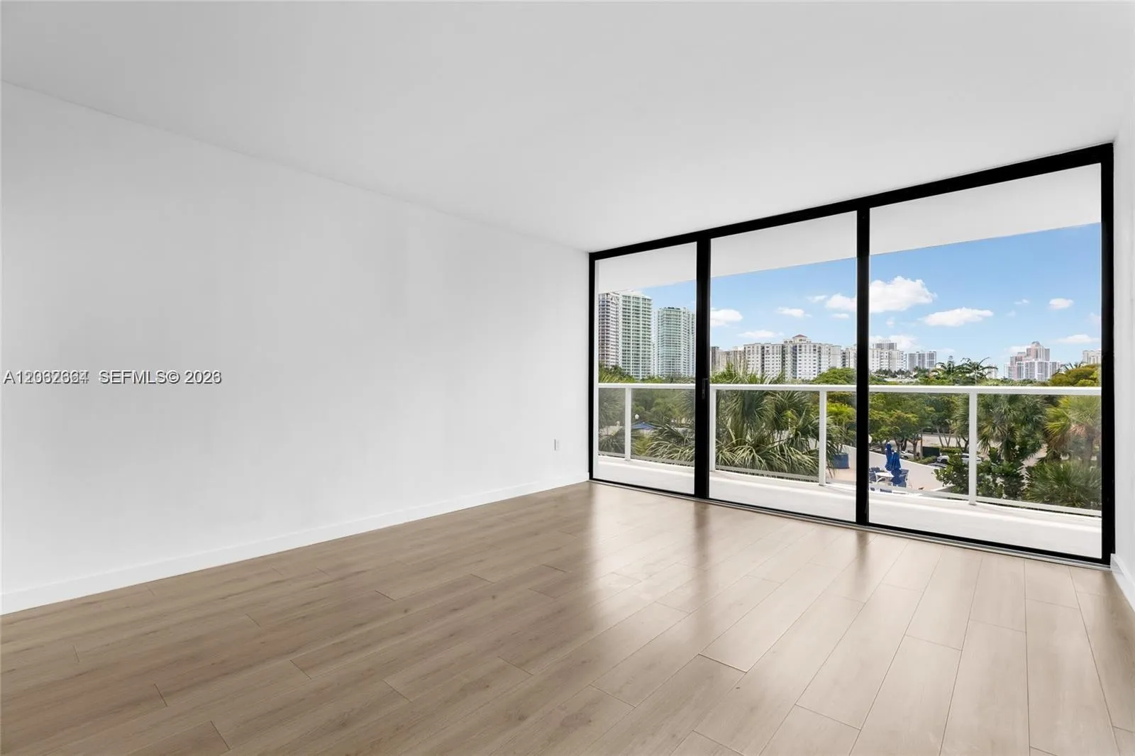 3701 N Country Club Dr # 404, Aventura FL 33180