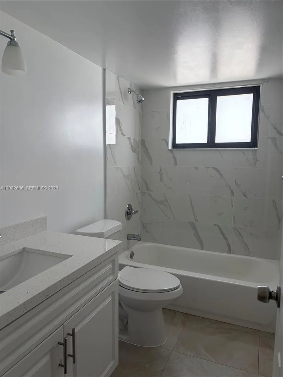 61 W 13th St # 1, Hialeah FL 33010