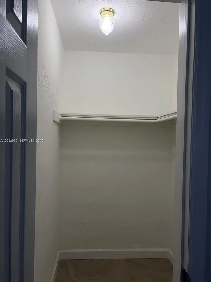 61 W 13th St # 1, Hialeah FL 33010