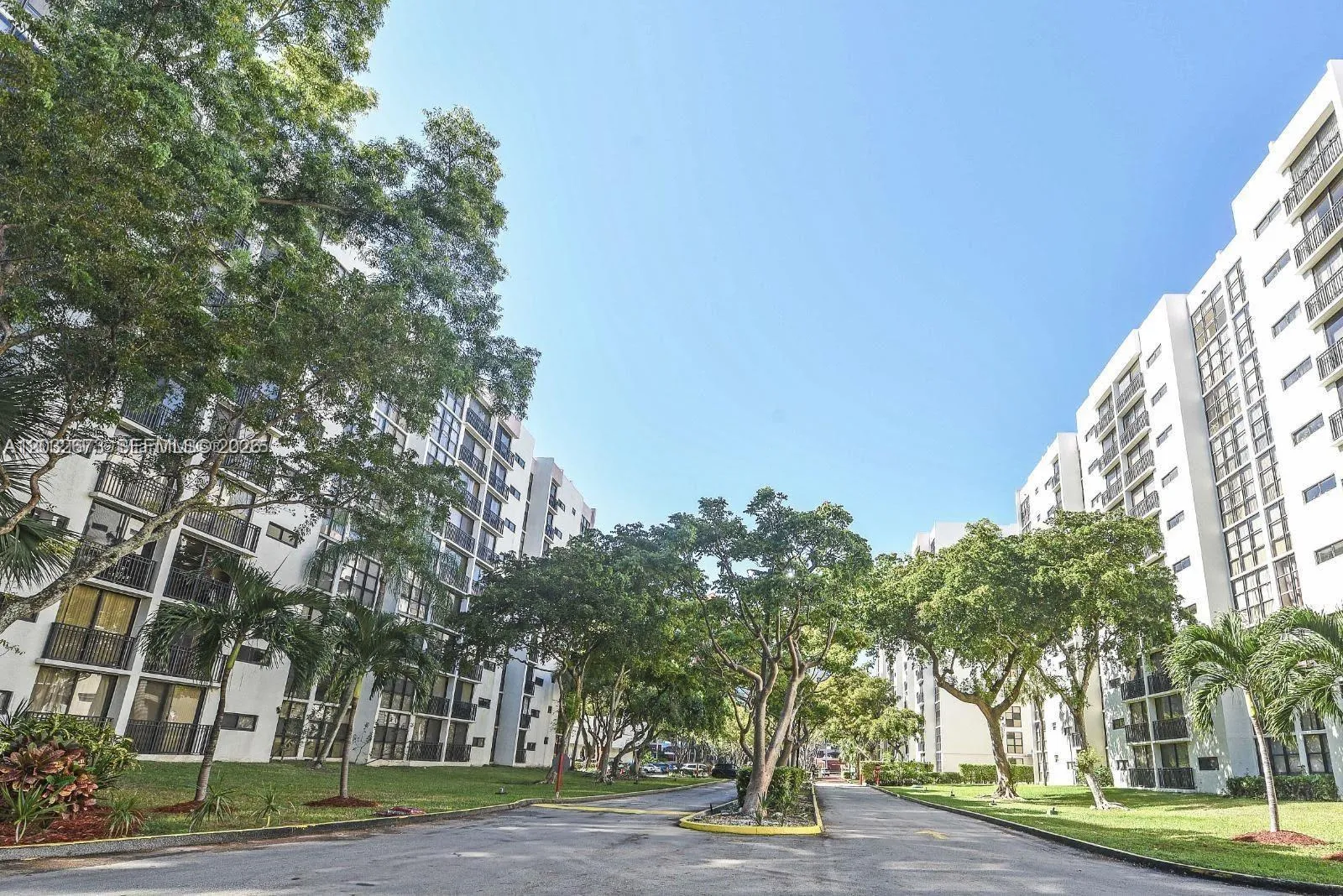 17021 N Bay Rd # 601, Sunny Isles Beach FL 33160