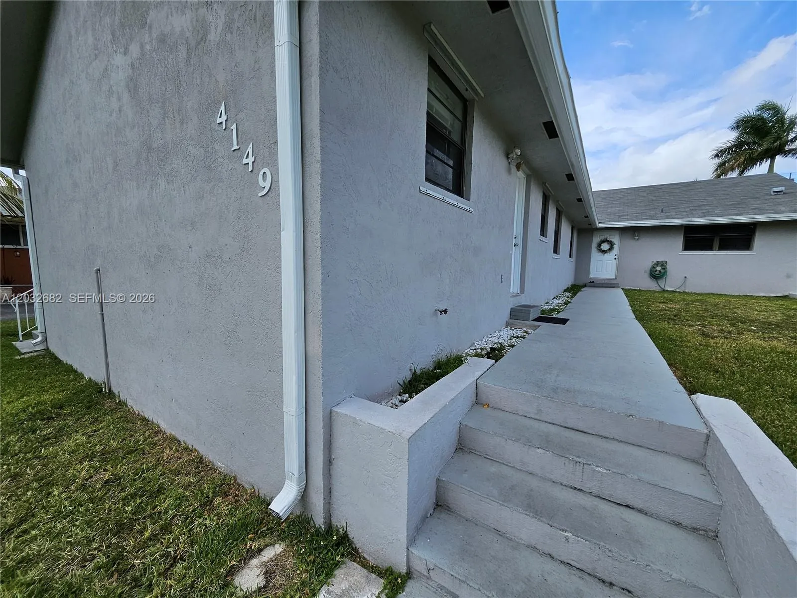 4149 SW 52nd St # 1, Dania Beach FL 33314
