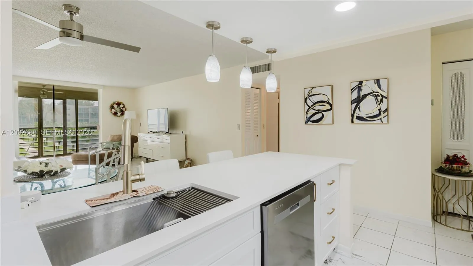 424 SE 10th St # 204, Dania Beach FL 33004