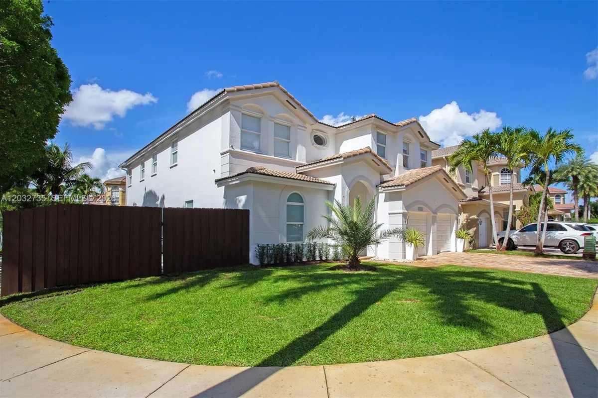 11559 NW 84th Ter, Doral FL 33178
