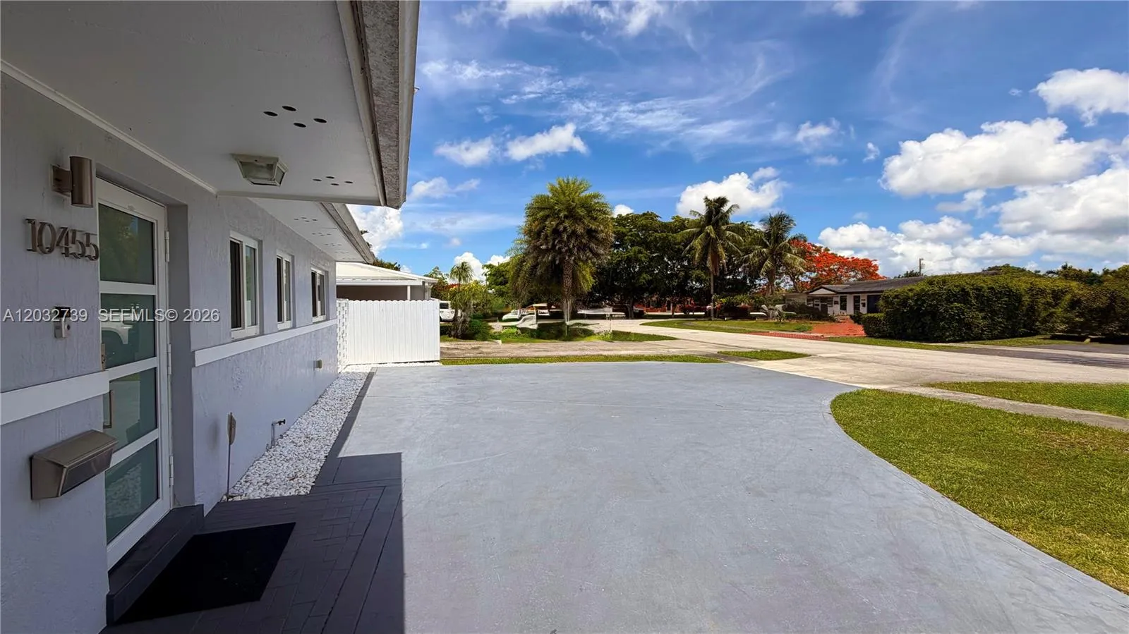 10455 SW 42nd Ter, Miami FL 33165