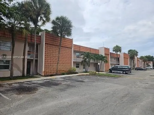 7610 Stirling Rd # 104C, Davie FL 33024