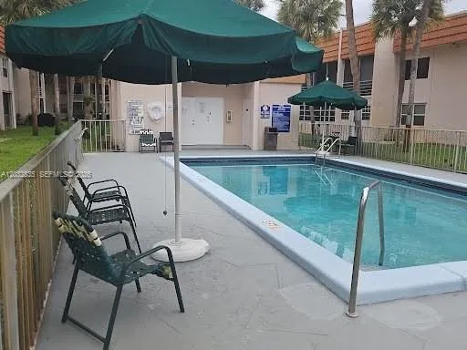 7610 Stirling Rd # 104C, Davie FL 33024