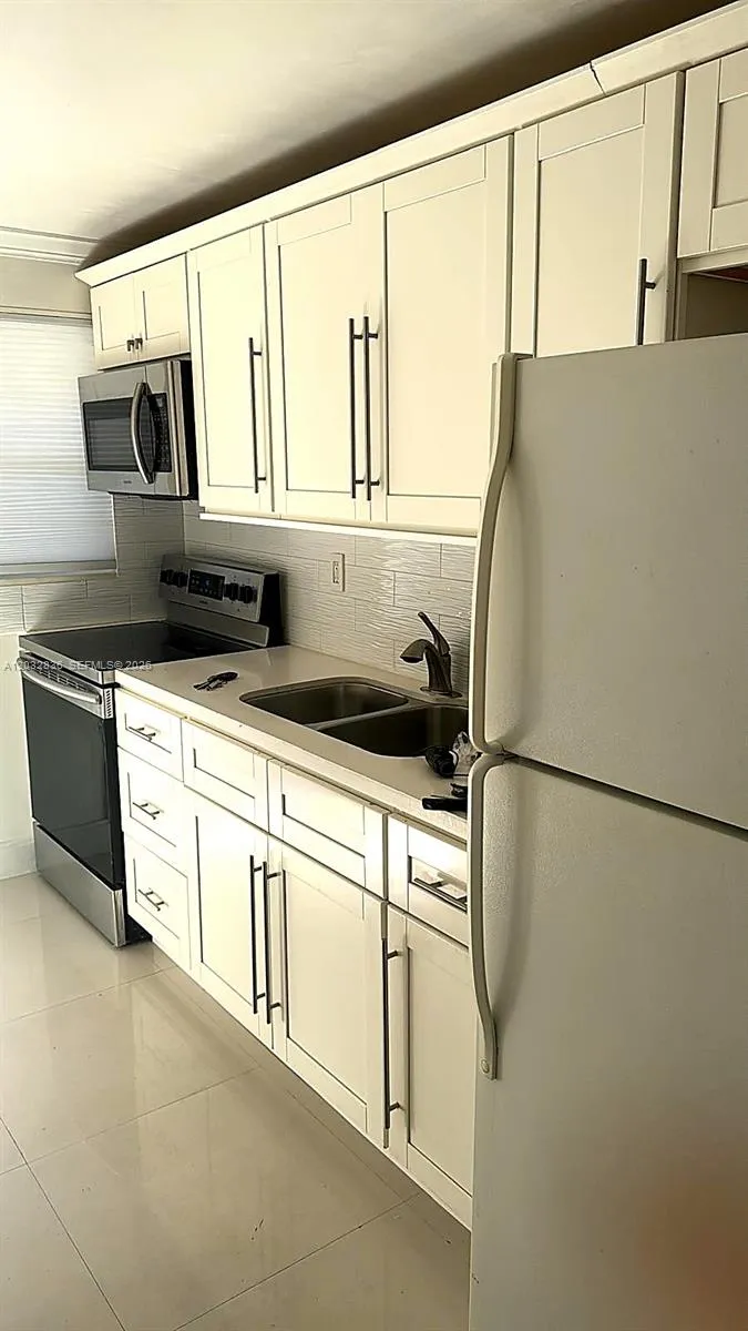 1450 NE 170th St # 106, North Miami Beach FL 33162