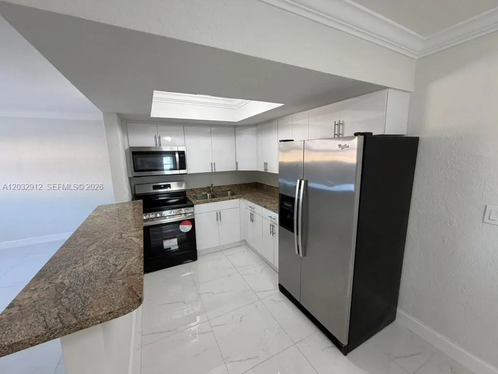 5150 W 12th Ave # 206, Hialeah FL 33012